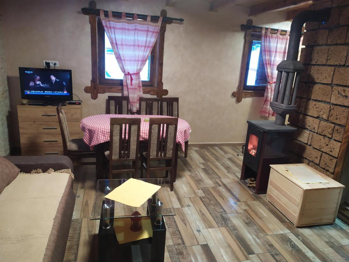 Vila Balerina Mitrovac Bagian luar foto